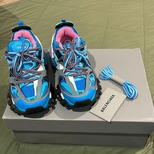 Authentic Balenciaga runners (W) size 36